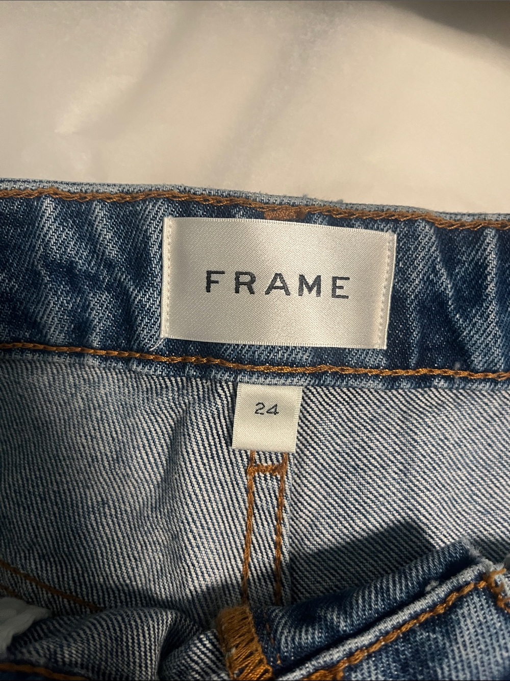 FRAME The Essential Rapture Straight-Leg Jeans - Picture 10 of 14